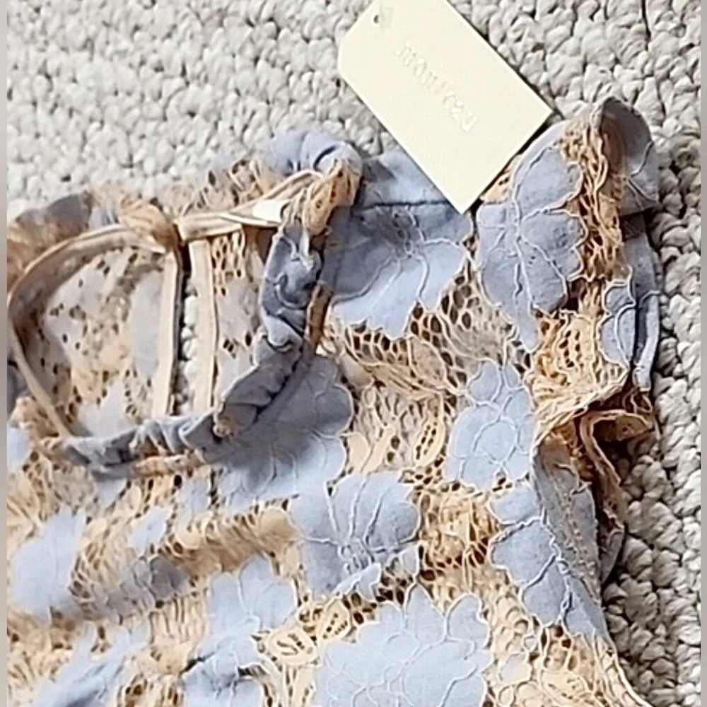 ❎💲SOLD 💲❎ NWT Nude & Periwinkle lined Floral Lace Sleeveless Blouse sz L - Picture 11 of 16